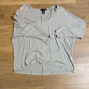 Joan Vass Light Gray Three-Quarter Sleeve V-Neck Top